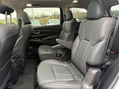 Used 2025 Subaru Ascent Limited w/ Popular Package #1 image 12