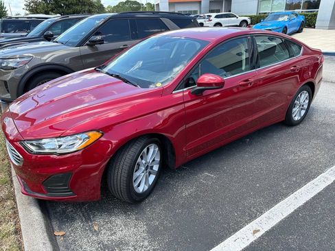 Used 2020 Ford Fusion SE FWD image 3