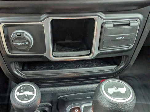 Used 2022 Jeep Wrangler Sport image 23