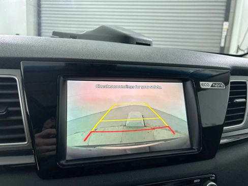 Used 2017 Kia Niro Touring w/ Advanced Technology Package image 24