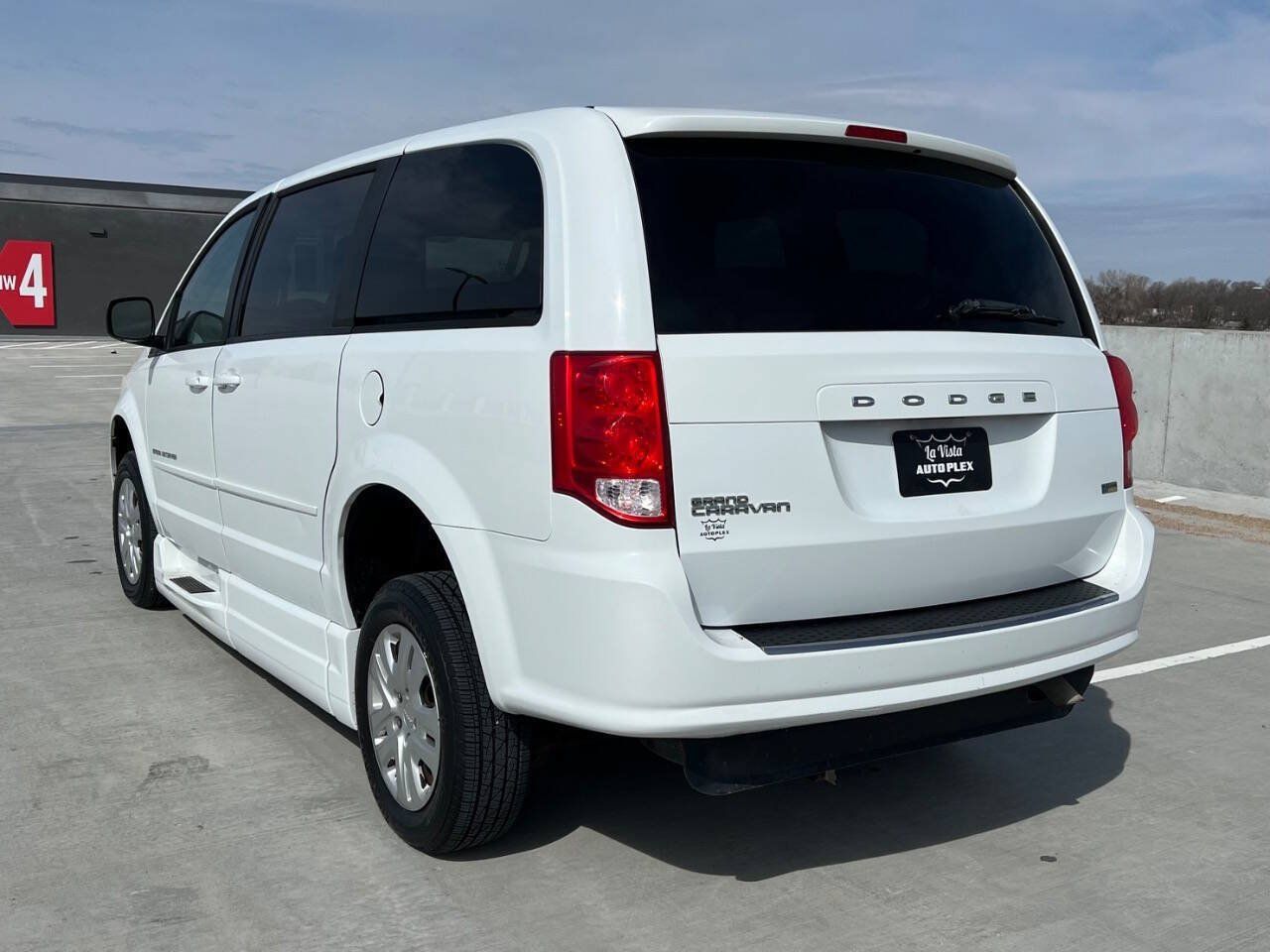 Used 2014 Dodge Grand Caravan SE w/ Quick Order Package 29E SE FWD image 8