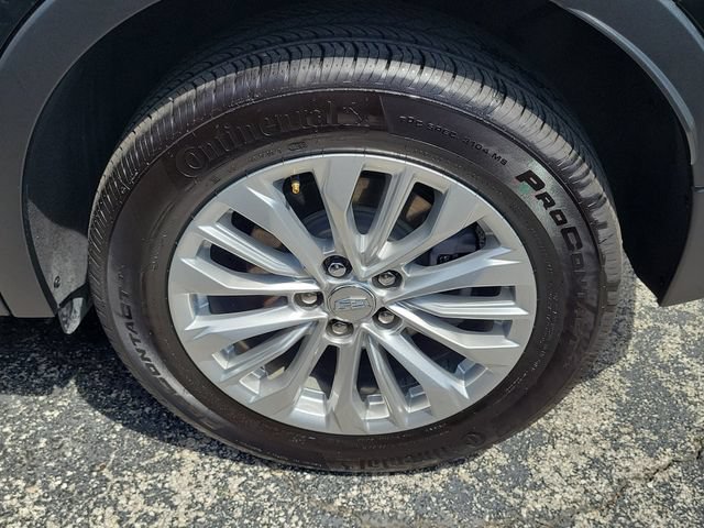 Used 2024 Cadillac XT4 Luxury w/ Cold Weather Package FWD image 8