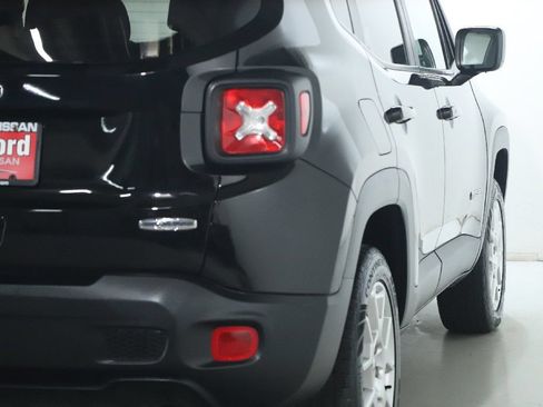 Used 2022 Jeep Renegade Latitude w/ Convenience Group AWD/4WD image 47