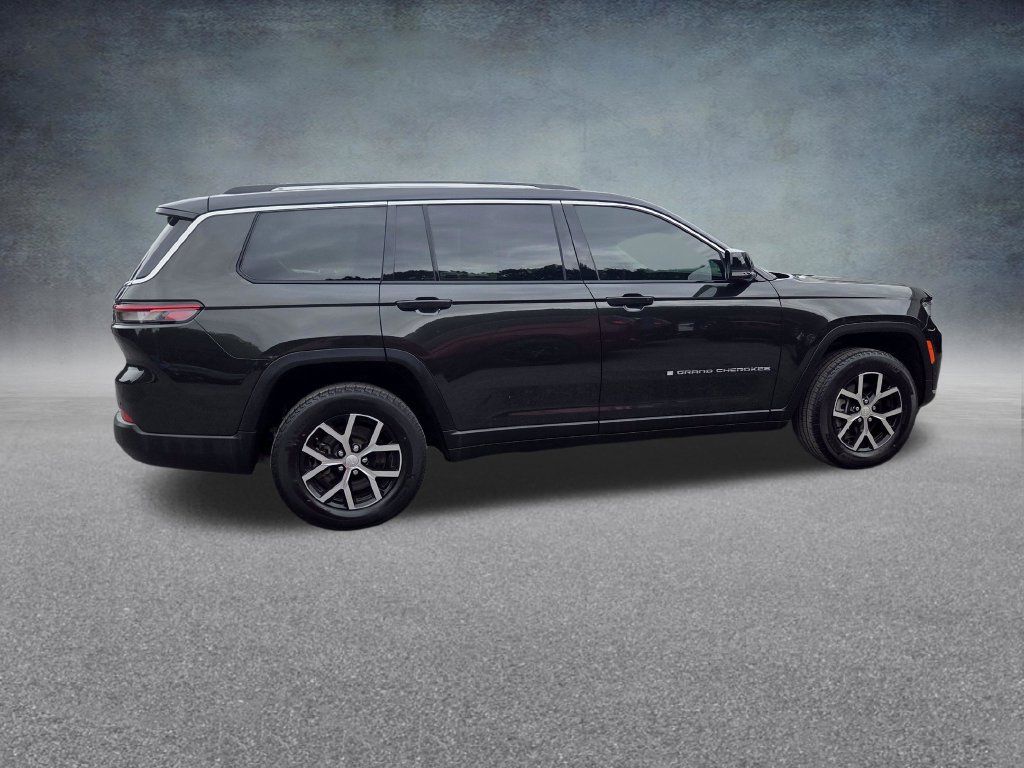 Used 2023 Jeep Grand Cherokee L Limited w/ Luxury Tech Group II AWD/4WD image 9