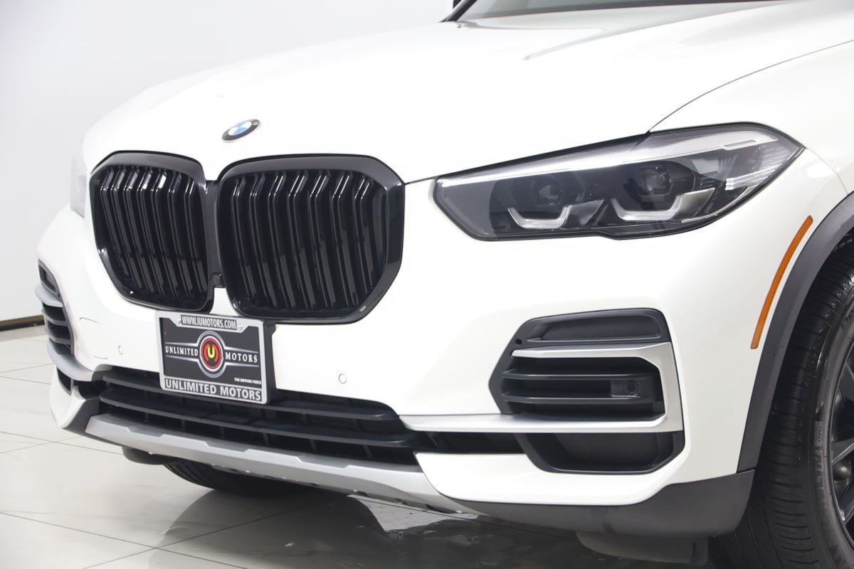 Used 2023 BMW X5 xDrive40i w/ Premium Package AWD/4WD image 53