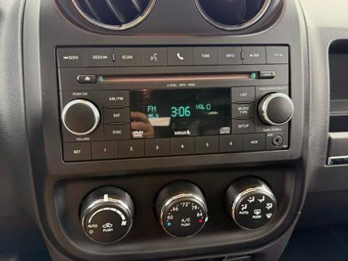 Used 2011 Jeep Patriot Latitude w/ Sun/Sound Group image 18