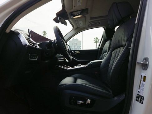 New 2026 BMW X7 xDrive40i w/ Climate Comfort Package image 9