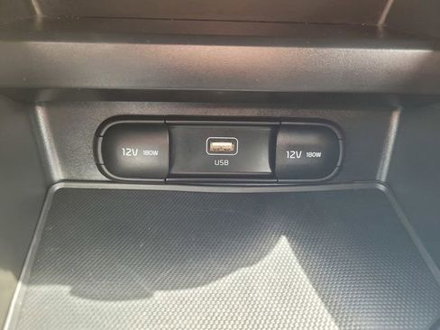 Used 2025 Kia Soul LX w/ LX Technology Package image 24