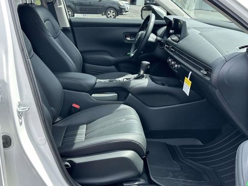 New 2026 Honda HR-V EX-L image 6