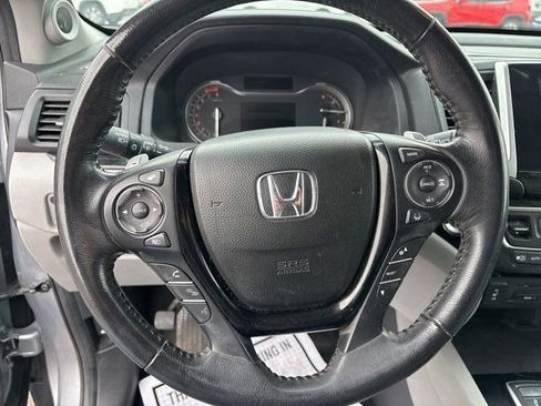 Used 2016 Honda Pilot Touring image 15