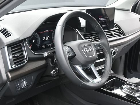 Used 2025 Audi Q5 2.0T Premium image 16