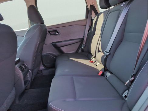 Used 2023 Nissan Rogue S FWD image 30