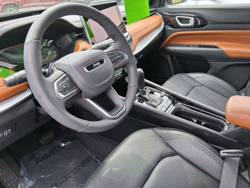 Certified 2025 Jeep Compass Limited AWD/4WD image 19