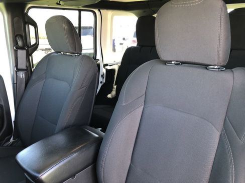 Used 2022 Jeep Wrangler Unlimited Sport image 13