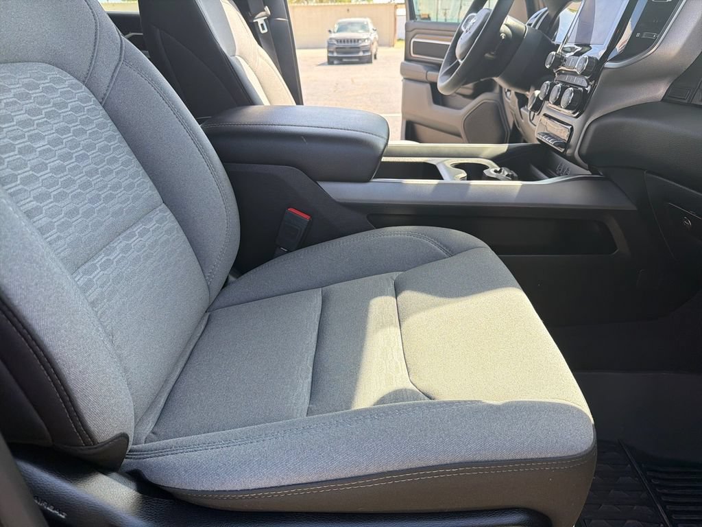 Used 2025 RAM 1500 Big Horn AWD/4WD image 16