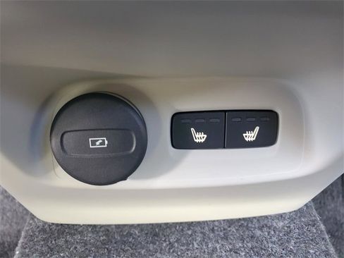 New 2026 Volvo XC40 B5 Ultra w/ Protection Package Premier image 31