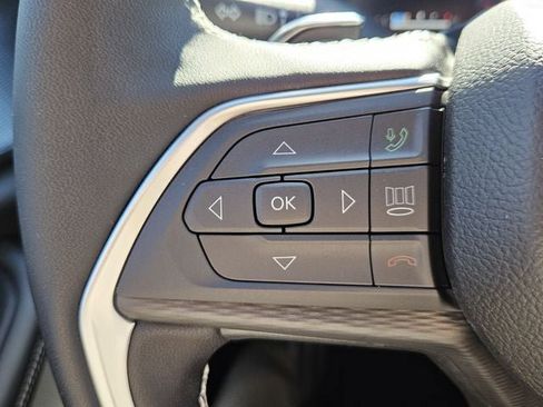 New 2025 Jeep Grand Cherokee Altitude image 22