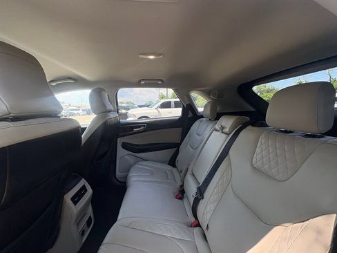 Used 2023 Ford Edge Titanium AWD/4WD image 23