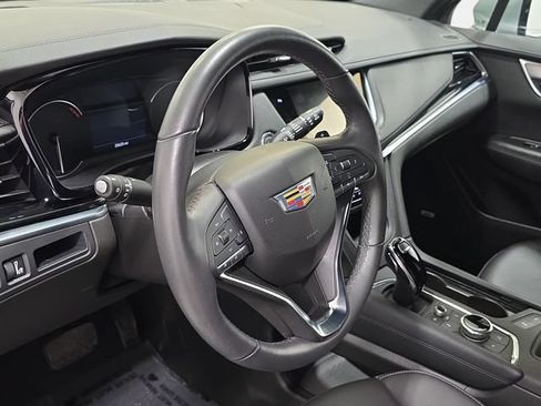 Certified 2024 Cadillac XT6 Luxury AWD/4WD image 12