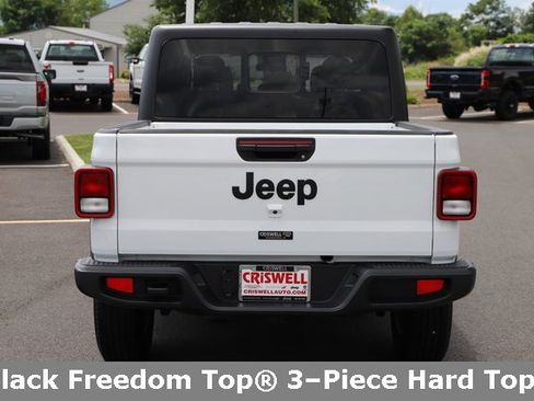 Used 2024 Jeep Gladiator Sport image 5