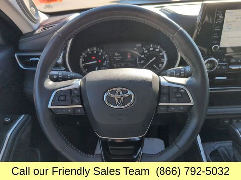 Certified 2021 Toyota Highlander Limited image 16