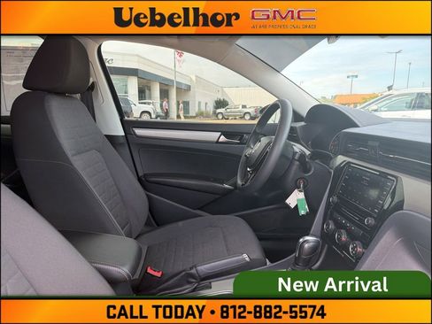 Used 2020 Volkswagen Passat 2.0T S FWD image 2