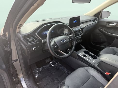 Used 2020 Ford Escape Titanium image 29