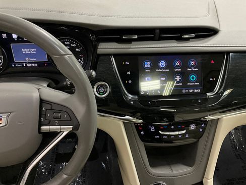 Used 2022 Cadillac XT6 Premium Luxury w/ Technology Package image 7