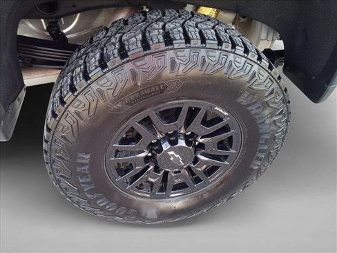 Used 2025 Chevrolet Silverado 2500 ZR2 w/ Technology Package AWD/4WD image 12