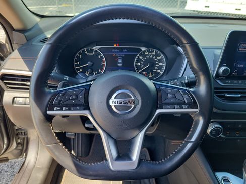 Certified 2021 Nissan Altima 2.5 SR w/ SR Premium Package FWD image 16