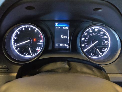 Used 2021 Toyota Camry SE image 23