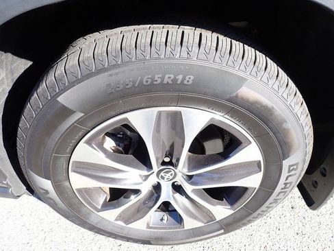 Certified 2023 Toyota Highlander XLE image 12