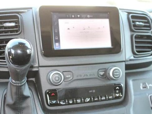 New 2025 RAM ProMaster 2500 w/ Convenience Group FWD image 32