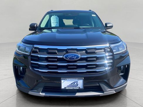 Certified 2025 Ford Explorer Active w/ Active Comfort Package AWD/4WD image 6