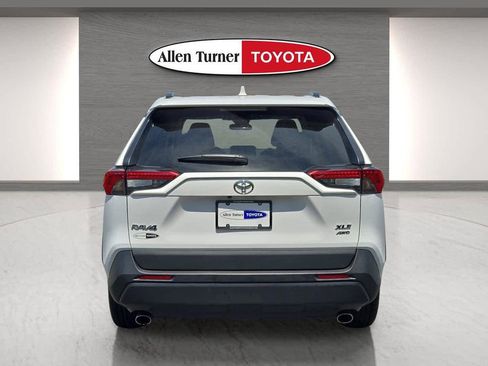 Used 2024 Toyota RAV4 XLE AWD/4WD image 7