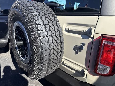 New 2025 Ford Bronco 2-Door w/ Sasquatch Package AWD/4WD image 19