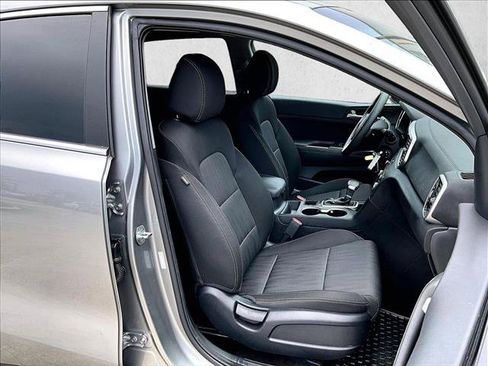Used 2022 Kia Sportage LX AWD/4WD image 9