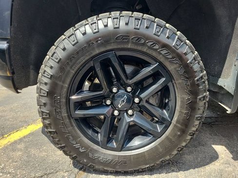 Used 2021 Chevrolet Silverado 1500 LT Trail Boss w/ Convenience Package II AWD/4WD image 6