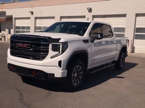 Used 2025 GMC Sierra 1500 AT4 AWD/4WD image 5