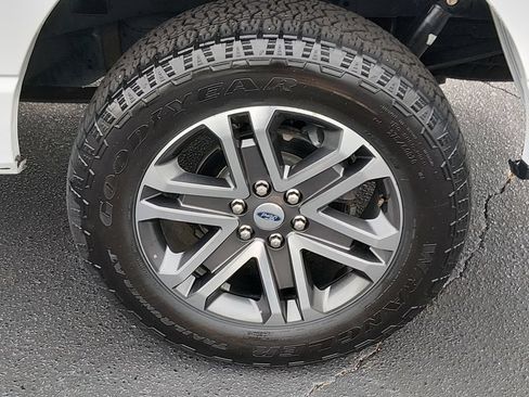 Used 2021 Ford F150 XL w/ STX Appearance Package AWD/4WD image 17