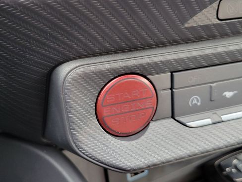 Certified 2025 Ford Mustang GT image 32