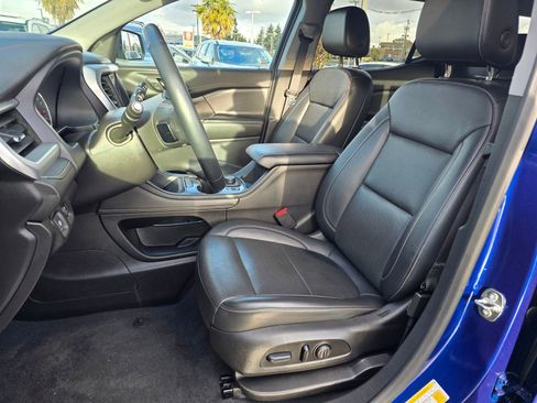 Used 2023 GMC Acadia SLT image 11