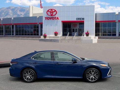 Used 2024 Toyota Camry XLE w/ Cold Weather Package FWD image 3