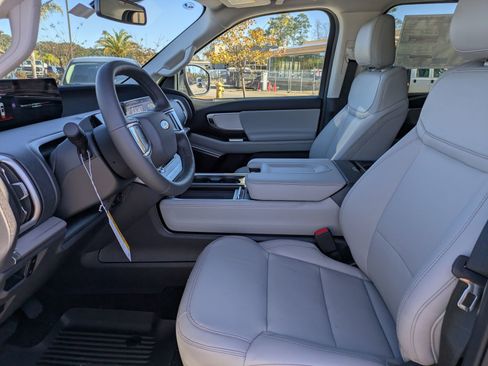 New 2025 Ford Expedition Max Active image 22