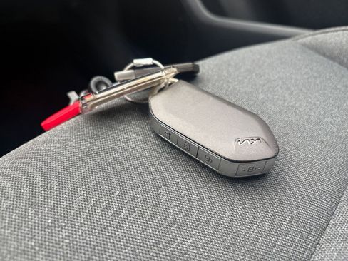 Used 2025 Kia K4 LXS image 18