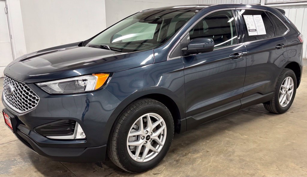 Used 2024 Ford Edge SEL w/ Convenience Package AWD/4WD image 3