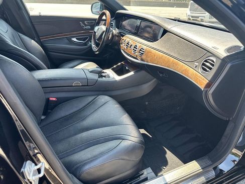 Used 2014 Mercedes-Benz S 550 Sedan w/ Premium 1 Package image 17