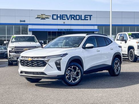 New 2026 Chevrolet Trax LT w/ Driver Confidence Package image 1
