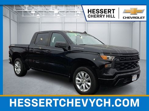 Certified 2022 Chevrolet Silverado 1500 Custom image 1