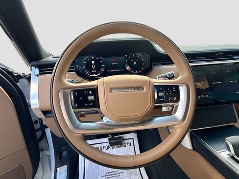 Used 2025 Land Rover Range Rover SE image 37
